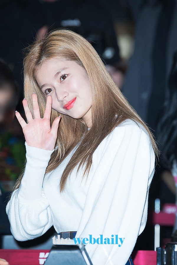 TWICE (트와이스) 사나, 김포국제공항 출국 현장