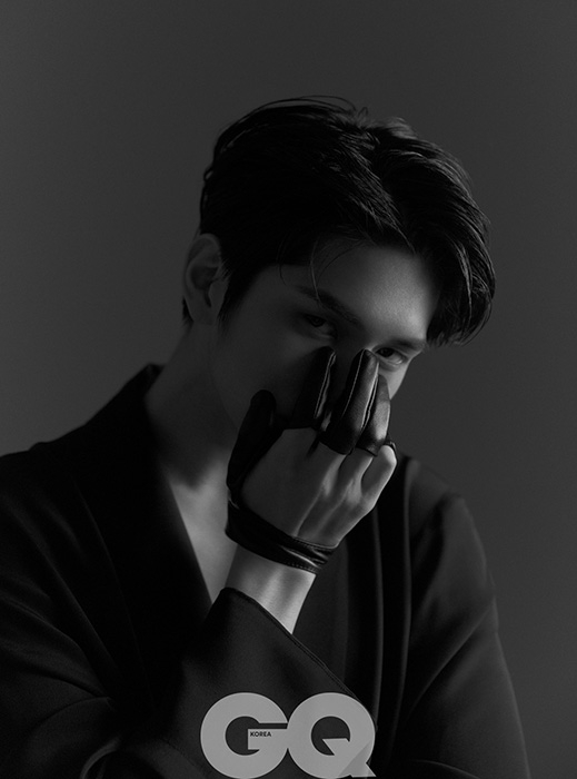 옹성우, 강렬한 카리스마 눈빛 화보 공개