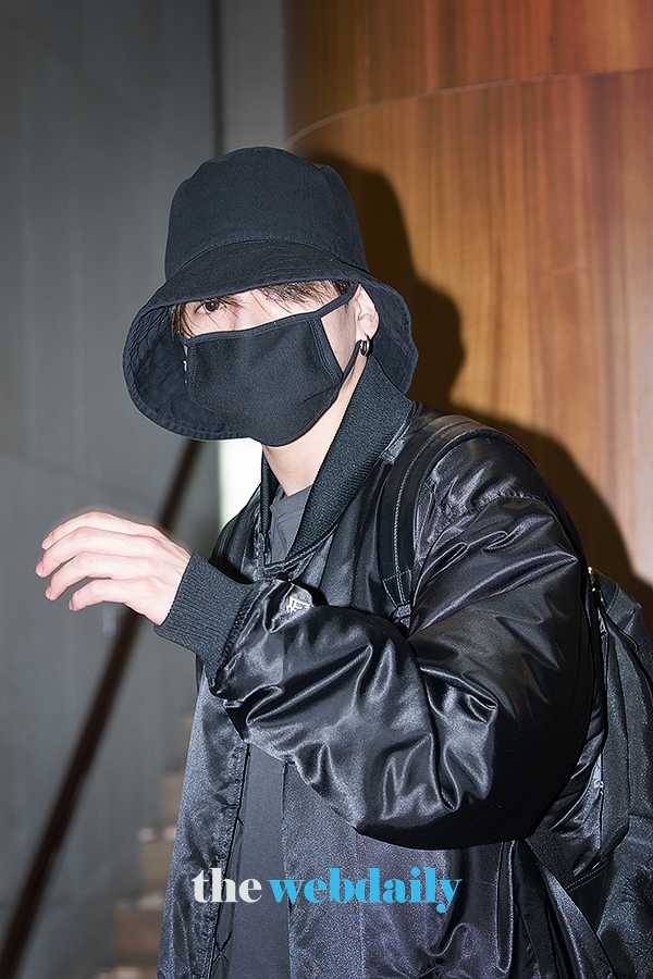 방탄소년단(BTS) 정국, 김포국제공항 전용기 청사 입국 현장