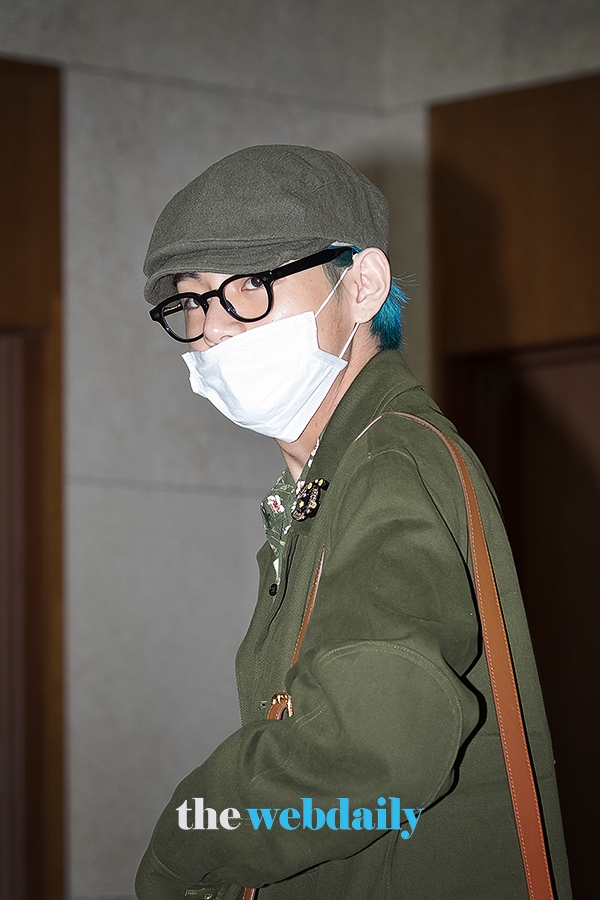 방탄소년단(BTS) 뷔, 김포국제공항 전용기 청사 입국 현장