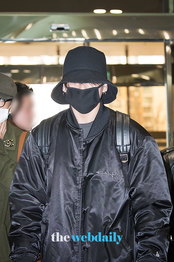 방탄소년단(BTS) 정국, 김포국제공항 전용기 청사 입국 현장