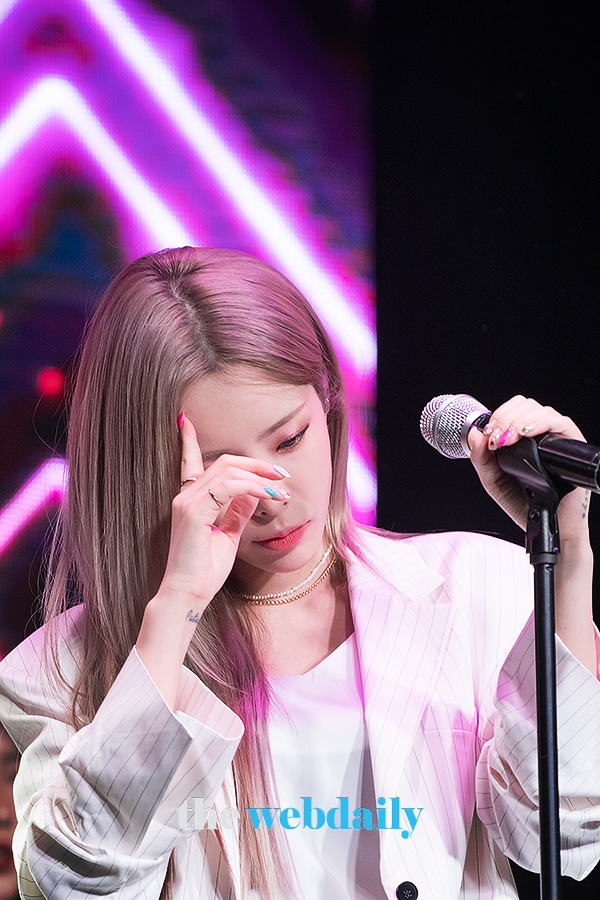 헤이즈, 앨범 '쉬즈 파인(She's Fine) 쇼케이스 현장