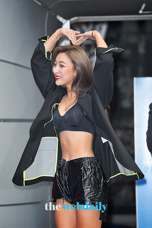에프엑스 루나, 2019 F/W 서울패션위크 소윙바운더리스 패션쇼 행사 현장