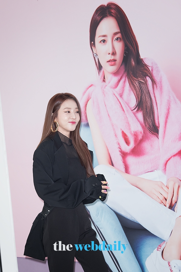 산다라박, ‘슈콤마보니(SCB)’ 19SS 런칭 포토월 행사 현장