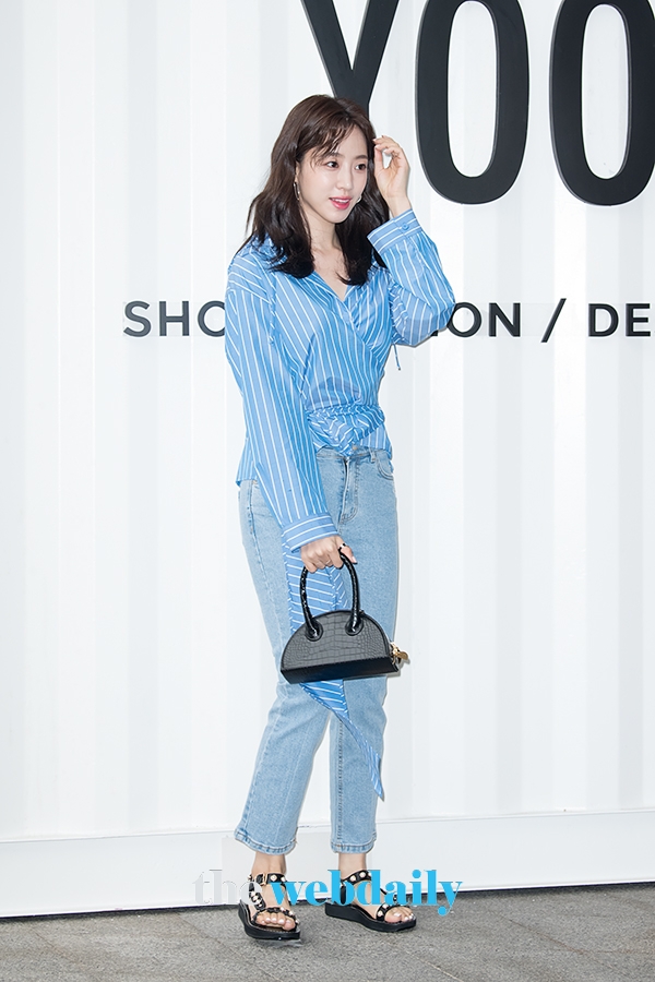 함은정, ‘슈콤마보니(SCB)’ 19SS 런칭 포토월 행사 현장