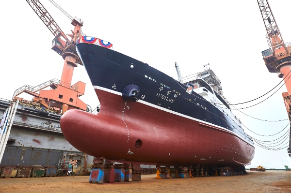 동원산업, 최신형 선망선 ‘주빌리(JUBILEE)’호 진수식 개최