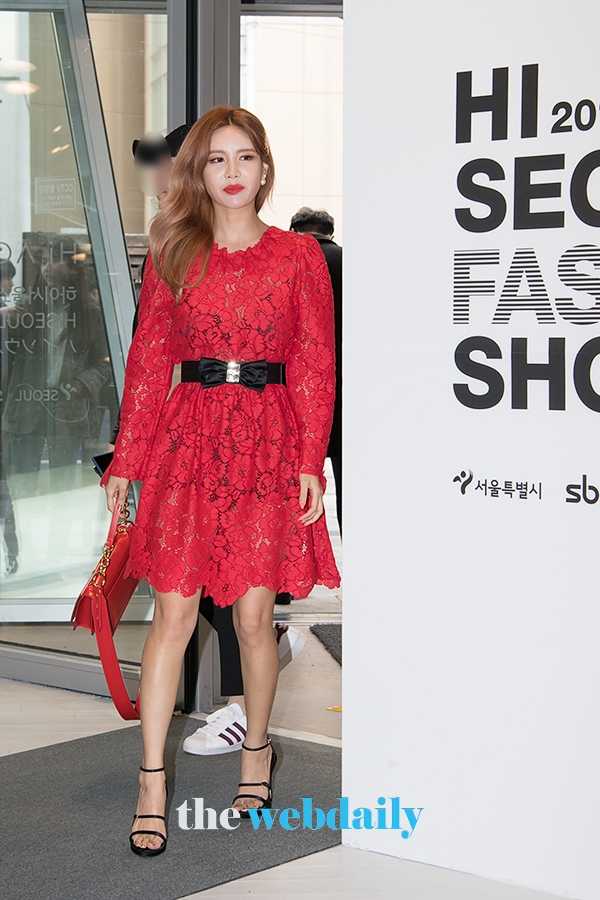 큐리, 19FW 하이서울패션쇼 쏘리투머치러브 패션쇼 행사 현장