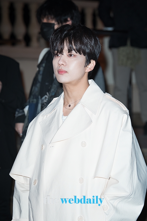 유영재, 매트로시티 19FW 패션쇼 포토월 행사 현장