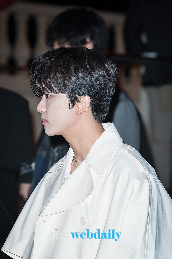 유영재, 매트로시티 19FW 패션쇼 포토월 행사 현장