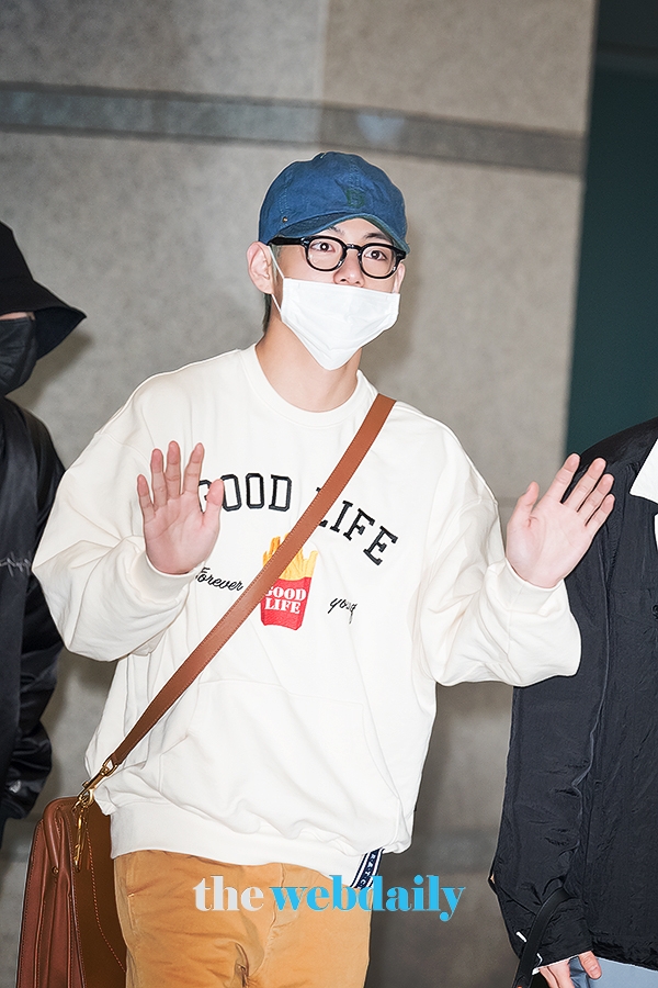 방탄소년단(BTS) 뷔, 인천국제공항 입국 현장