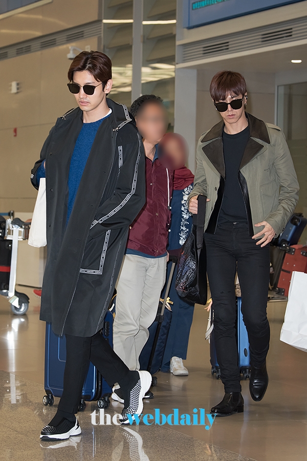 동방신기(TVXQ) 유노윤호-최강창민, 인천국제공항 입국 현장