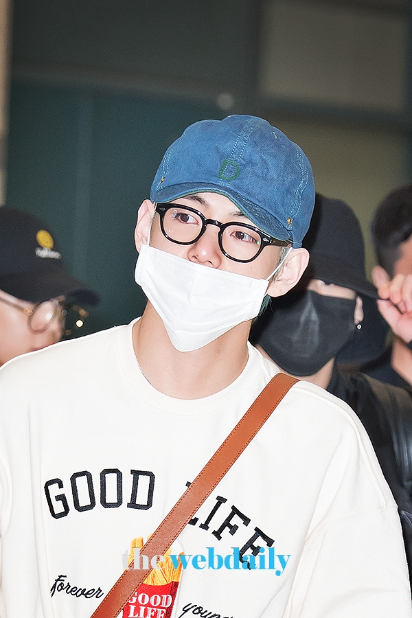 방탄소년단(BTS) 뷔, 인천국제공항 입국 현장