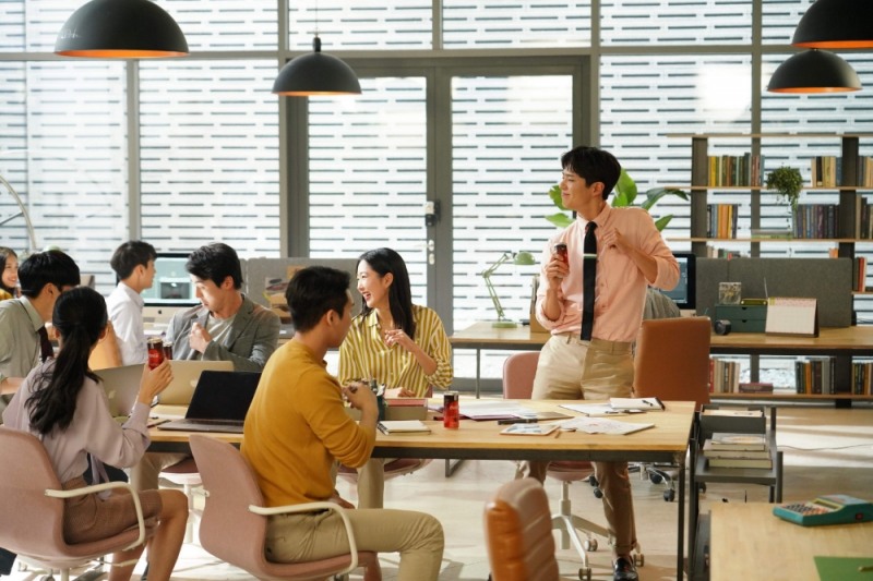 코카-콜라, 박보검의 광고 촬영 현장 사진 공개