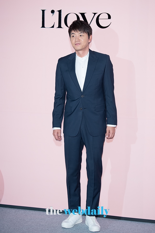 김승수, 코스메틱 엘러브 런칭 행사 현장