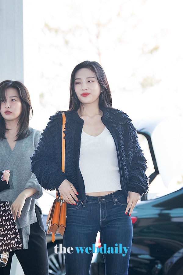 레드벨벳(RedVelvet) 조이, 인천국제공항 출국 현장