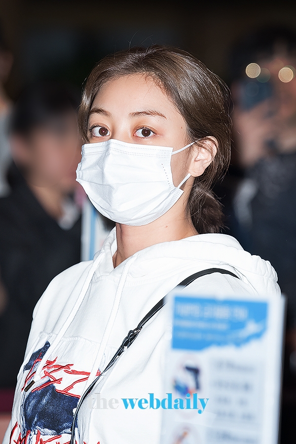 TWICE(트와이스) 지효, 김포국제공항 출국 현장