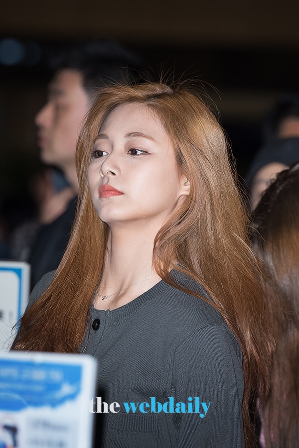 TWICE(트와이스) 쯔위, 김포국제공항 출국 현장