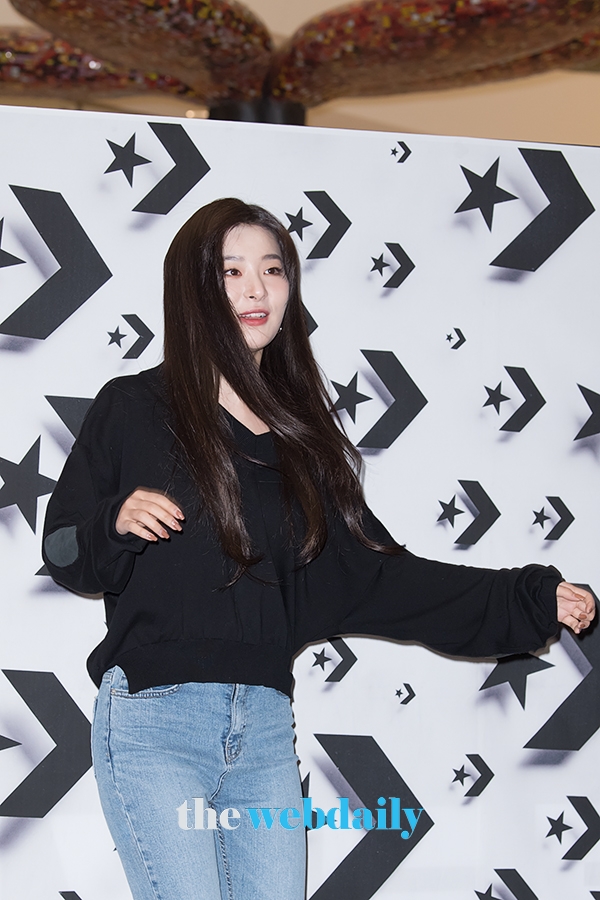 레드벨벳(RedVelvet) 슬기, 컨버스(CONVERSE) 포토월 행사 현장