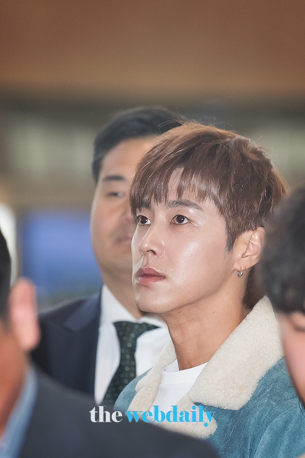 동방신기(TVXQ) 유노윤호, 김포국제공항 출국 현장