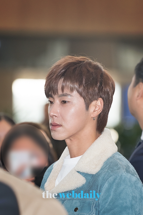 동방신기(TVXQ) 유노윤호, 김포국제공항 출국 현장