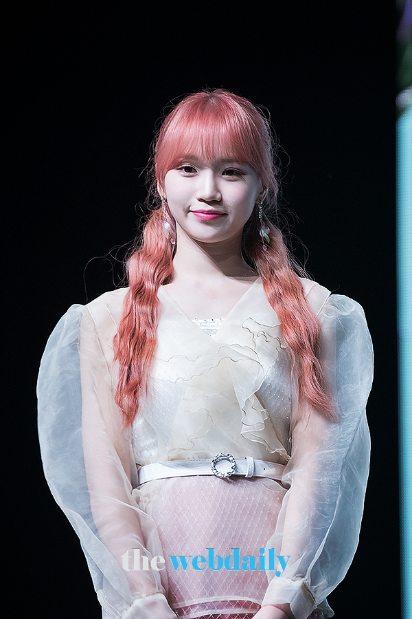 아이즈원(IZONE) 김채원, 'HEART*IZ' 쇼케이스 현장