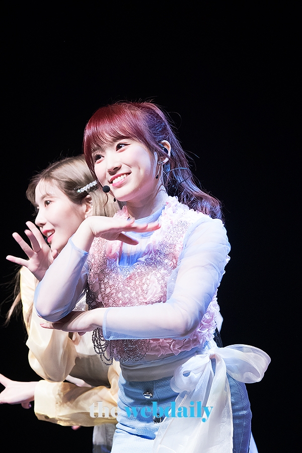 아이즈원(IZONE) 야부키나코, 'HEART*IZ' 쇼케이스 현장