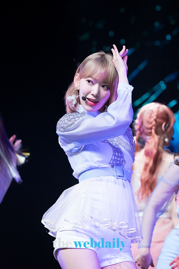 아이즈원(IZONE) 미야와키사쿠라, 'HEART*IZ' 쇼케이스 현장