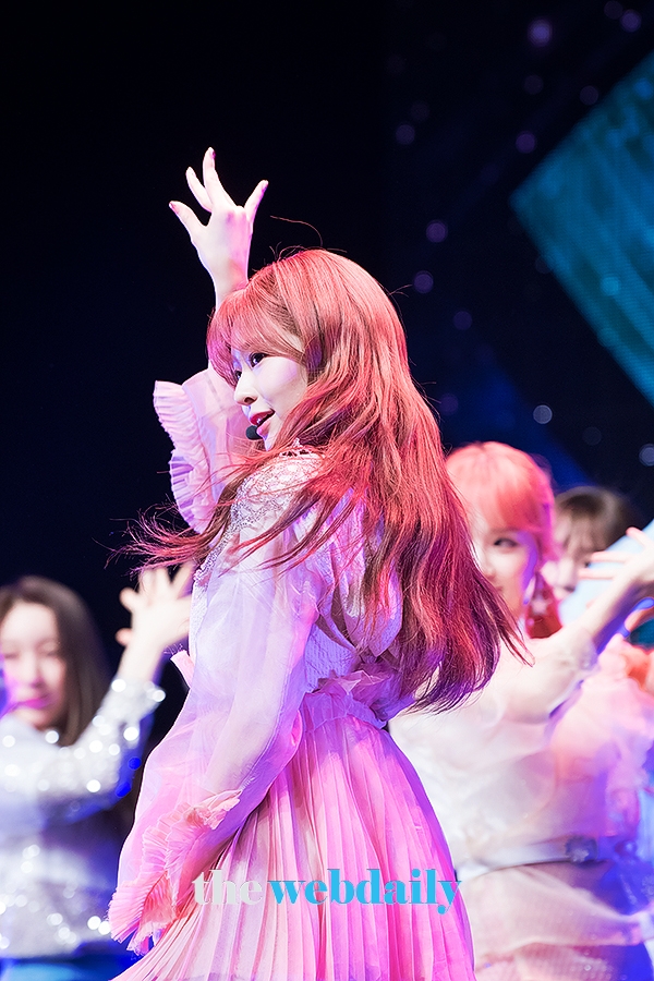 아이즈원(IZONE) 김민주, 'HEART*IZ' 쇼케이스 현장