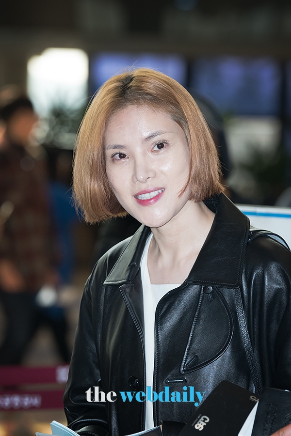 거미, 김포국제공항 출국 현장