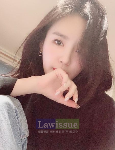 미교의 새하얀 피부가 돋보인다 / 출처 : instagram