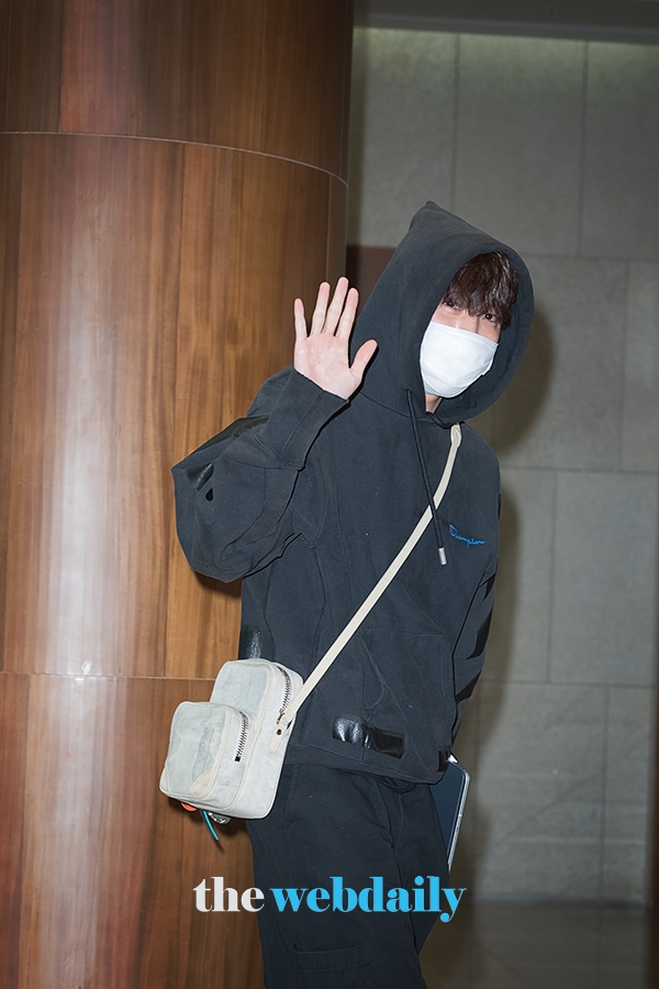 방탄소년단(BTS) 제이홉, 김포국제공항 전용기 청사 입국 현장