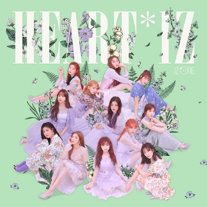 아이즈원, 역대 걸그룹 앨범 초동 신기록 '13만장 최초 돌파'