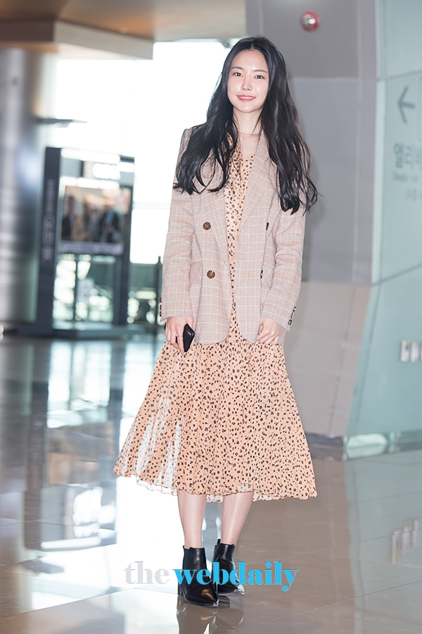 에이핑크 손나은, 서울 김포국제공항 국내선