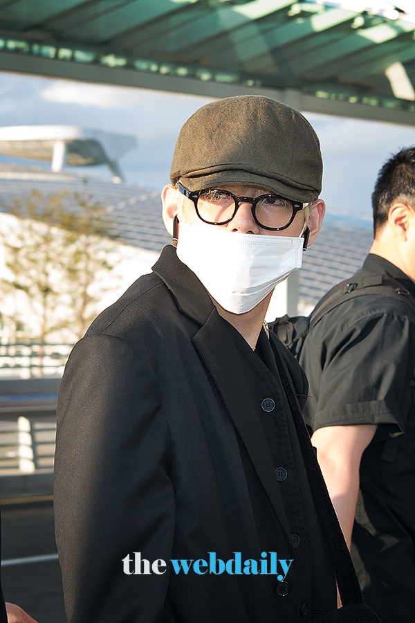 방탄소년단(BTS) 뷔, 인천국제공항 출국 현장