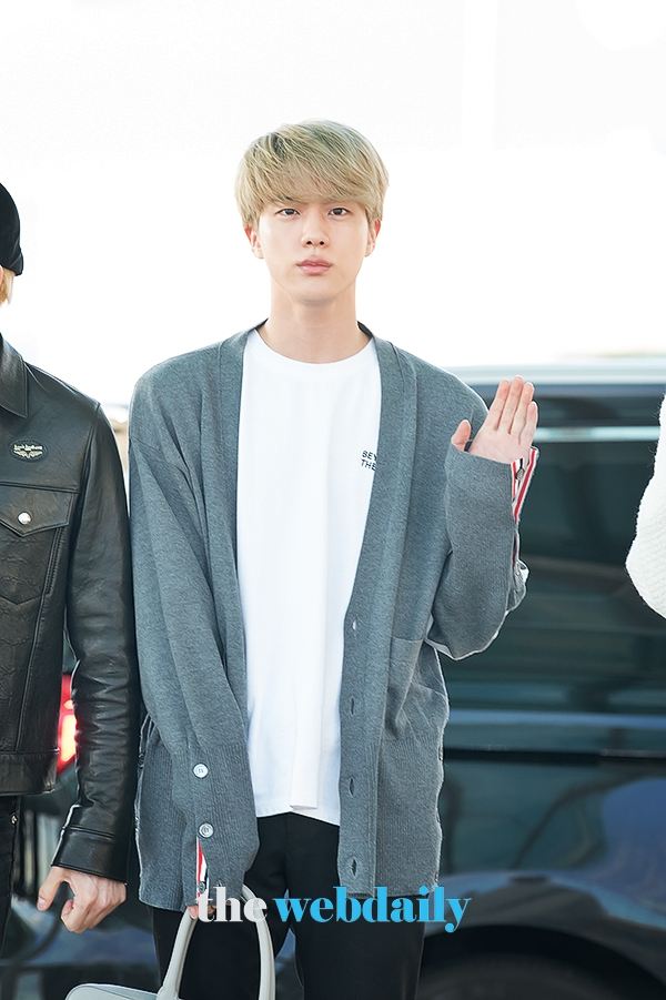 방탄소년단(BTS) 진, 인천국제공항 출국 현장