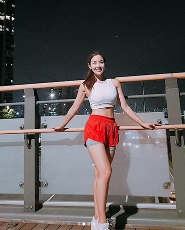 ‘박지혜 아나운서’가 이날 하루 만인의 지대한 관심을 받고 있다 / 출처 에스엔에스