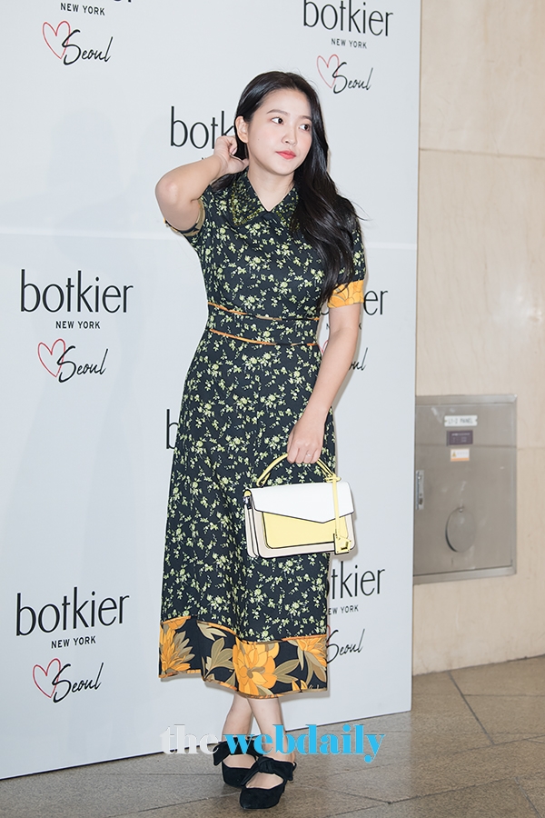 레드벨벳 예리, '바키아' 론칭 포토월 행사 현장