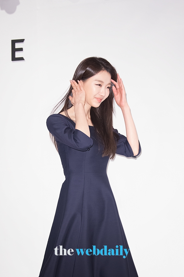 장희진, ‘쓰리(THREE)’ 론칭 포토월 행사 현장