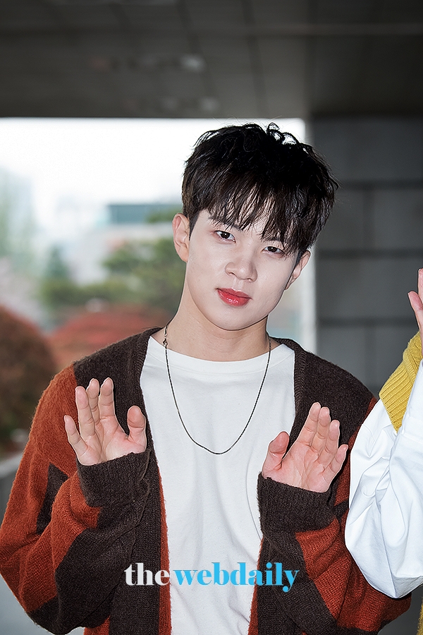 엔플라잉 유회승, KBS2 '대국민 토크쇼 안녕하세요' 출근길 현장