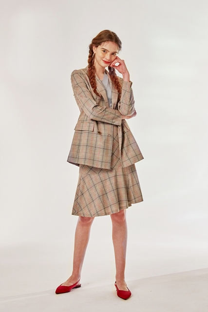 색다른 봄 스타일 어때? 페미닌 무드의 ‘셋업 슈트’ 패션 연출법