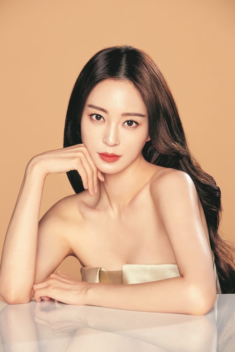 지티지웰니스, LED 마스크 ‘오페라미룩스’ 모델로 배우 한예슬 발탁