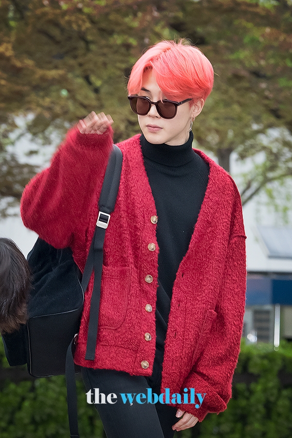 방탄소년단(BTS) 지민, KBS 2TV 음악방송 '뮤직뱅크' 출근길