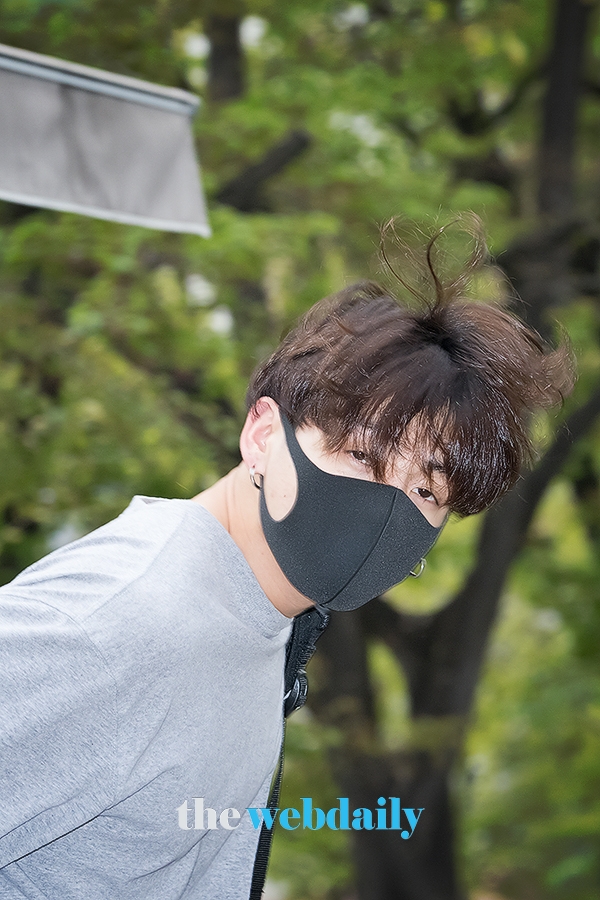 방탄소년단(BTS) 정국, KBS 2TV 음악방송 '뮤직뱅크' 출근길