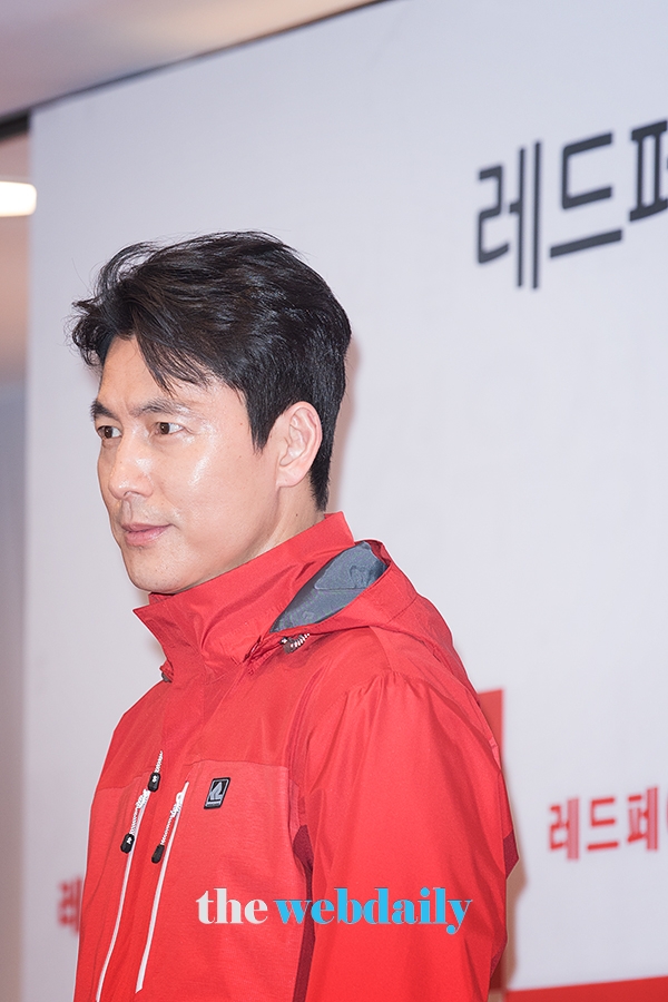 정우성, 사인회 포토월 현장