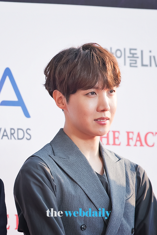 방탄소년단(BTS) 제이홉, U+5G 더팩트 뮤직 어워즈 레드카펫 행사