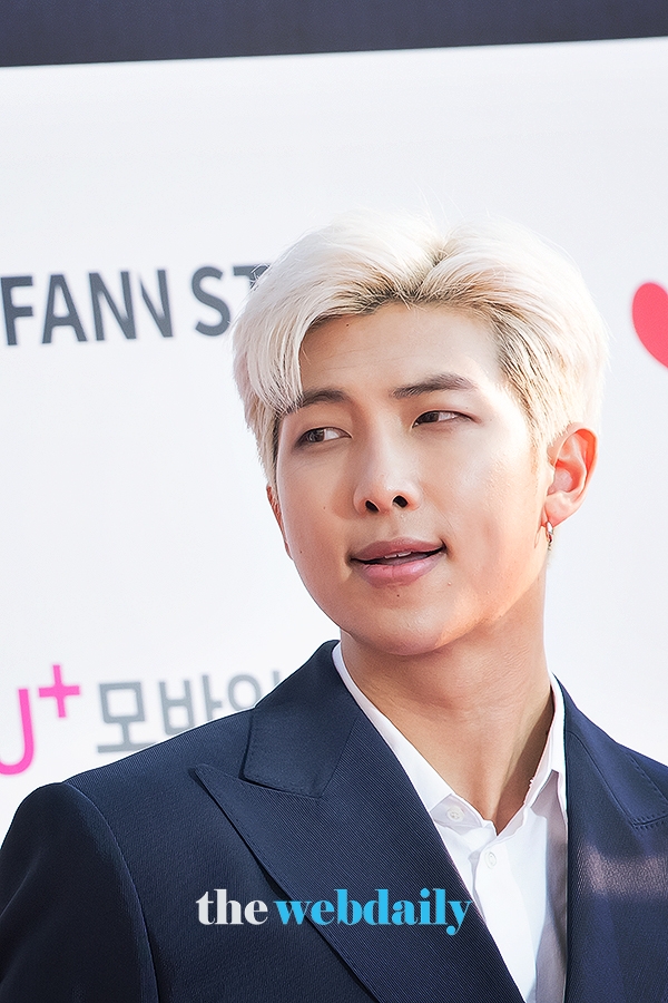 방탄소년단(BTS) RM, U+5G 더팩트 뮤직 어워즈 레드카펫 행사