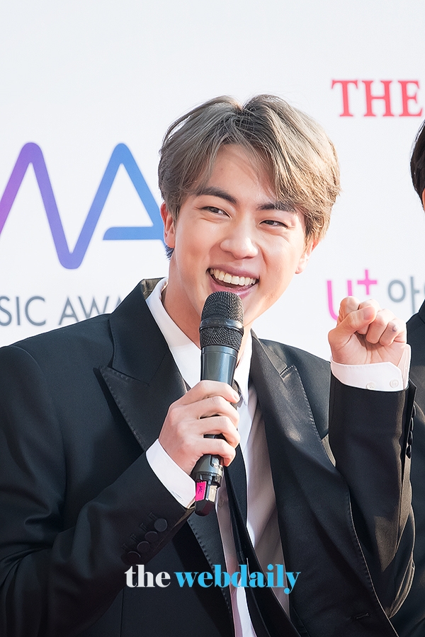 방탄소년단(BTS) 진, U+5G 더팩트 뮤직 어워즈 레드카펫 행사