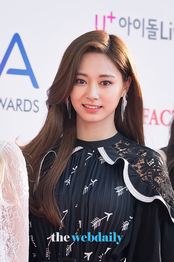 TWICE(트와이스) 쯔위, U+5G 더팩트 뮤직 어워즈 레드카펫 행사