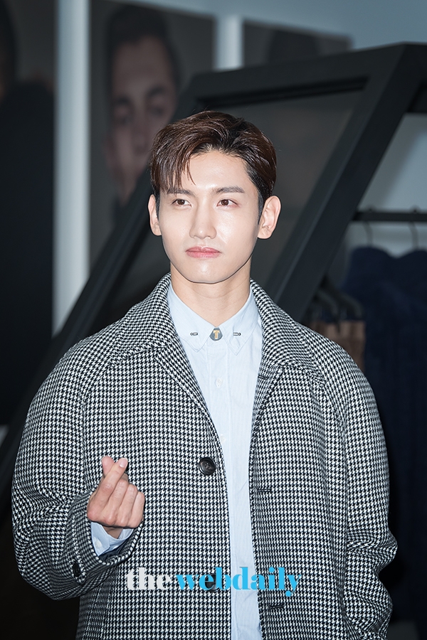 동방신기(TVXQ) 최강창민, 티아이포맨 리브랜딩 포토월 행사 현장