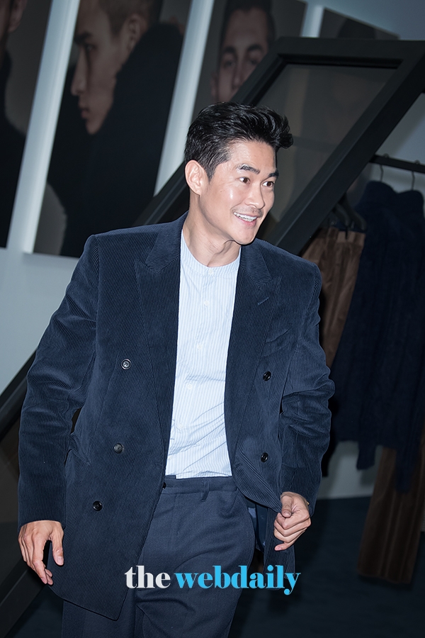 배정남, 티아이포맨 리브랜딩 포토월 행사 현장